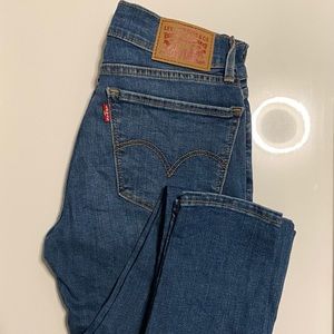Levi’s / 710 Super Skinny Jeans / US 24W / Like New